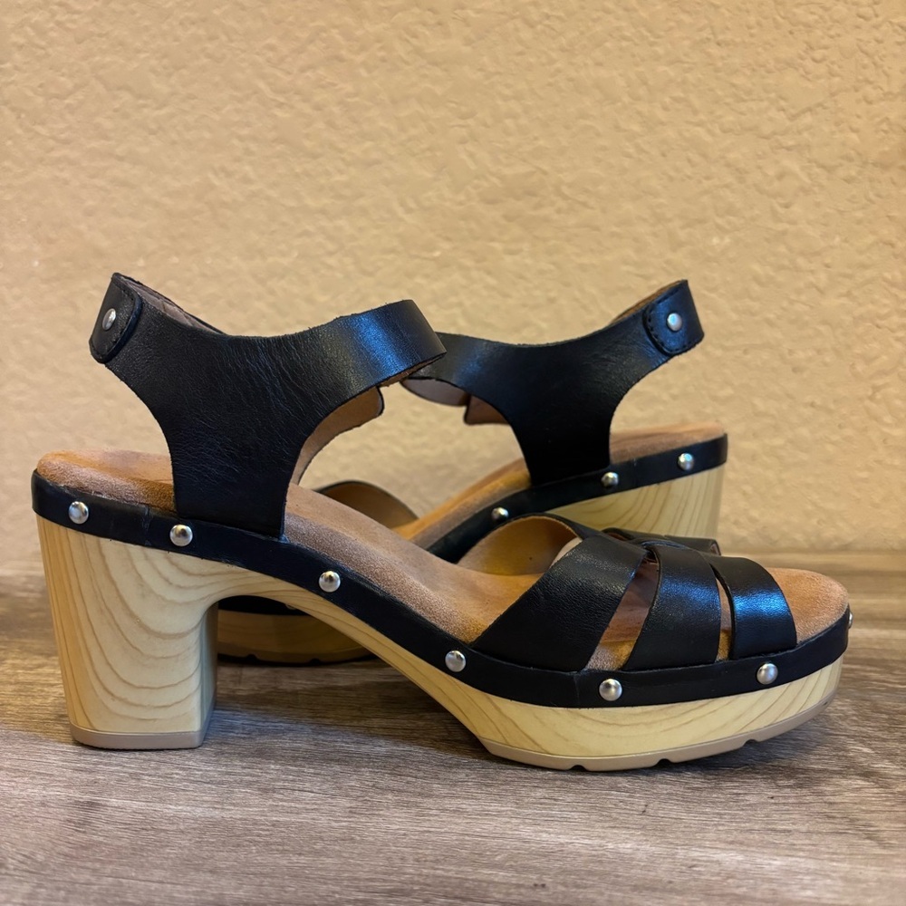 Clarks Ledella Trail Strappy Sandal Black Leather Upper - Picture 6 of 11